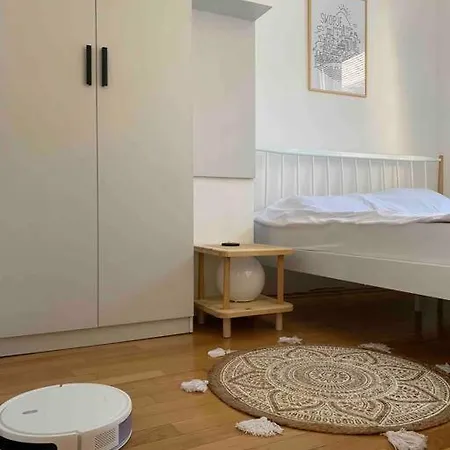 Smart Alexa, Hue & Mi - 4 Guests Apartment Skopje