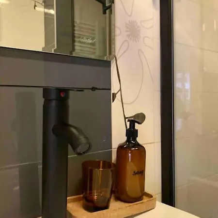 Apartment Smart Alexa, Hue & Mi - 4 Guests